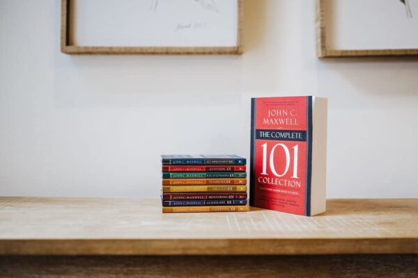 Self-Improvement 101: What Every Leader Needs to Know (101 (Thomas Nelson)) - Image 4