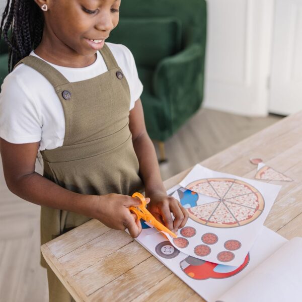 Melissa & Doug Scissor Skills Activity Book With Pair of Child-Safe Scissors (20 Pages) - FSC Certified - Image 3